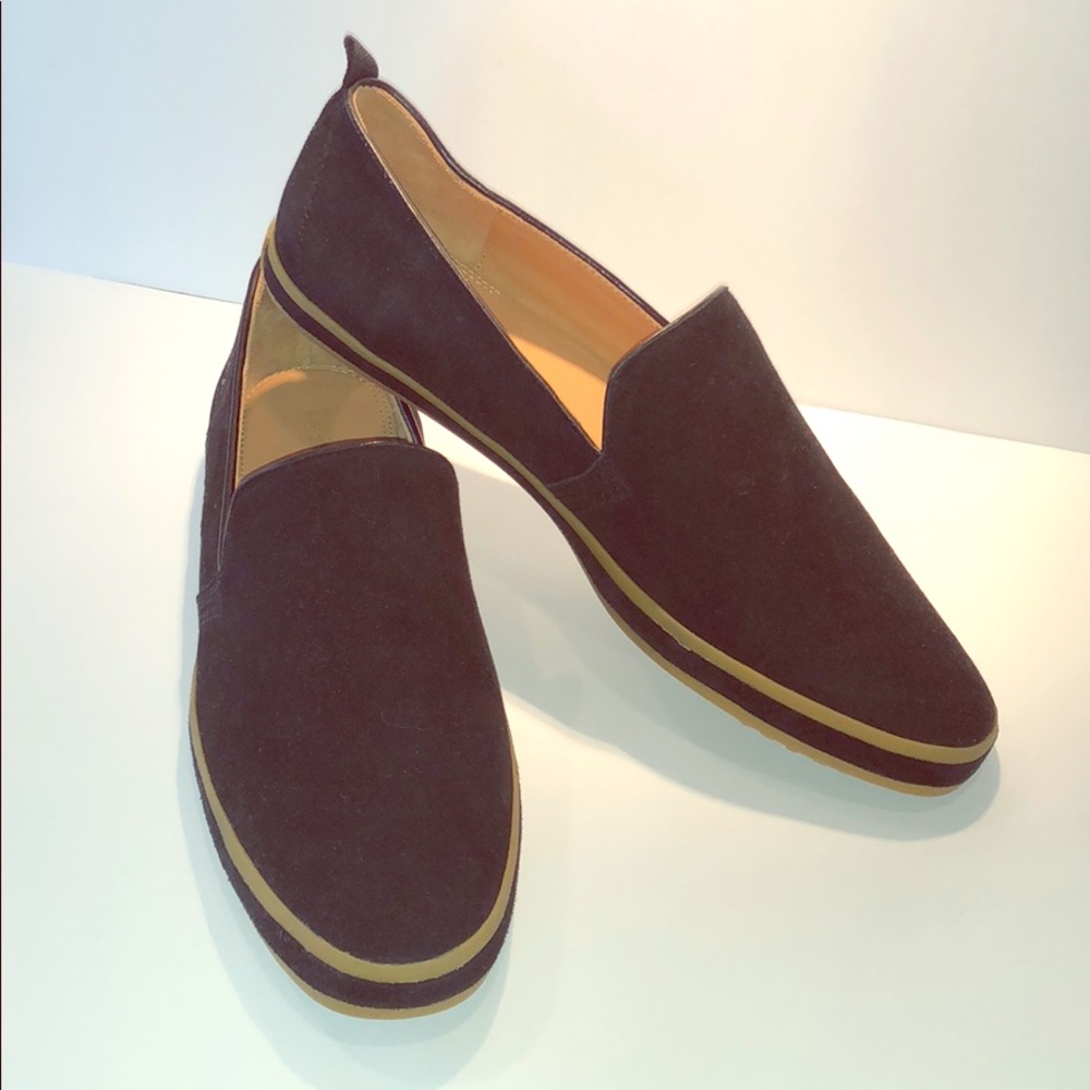 Bill Blass Women’s Black Sutton Loafer - Suede